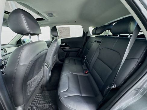 Used 2018 Kia Niro EX w/ EX Premium Package image 23