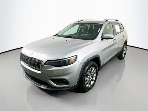 Used 2020 Jeep Cherokee Latitude Plus w/ Cold Weather Group AWD/4WD image 3
