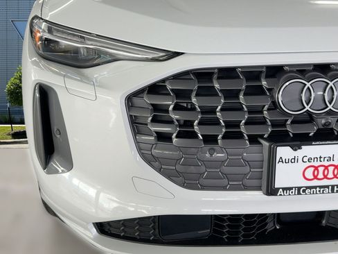 New 2025 Audi Q5 Premium Plus image 11