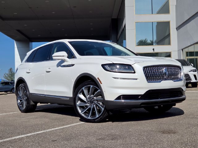 Used 2023 Lincoln Nautilus Reserve w/ Equipment Group 201A AWD/4WD image 2
