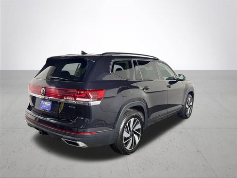 Used 2024 Volkswagen Atlas SE AWD/4WD image 6