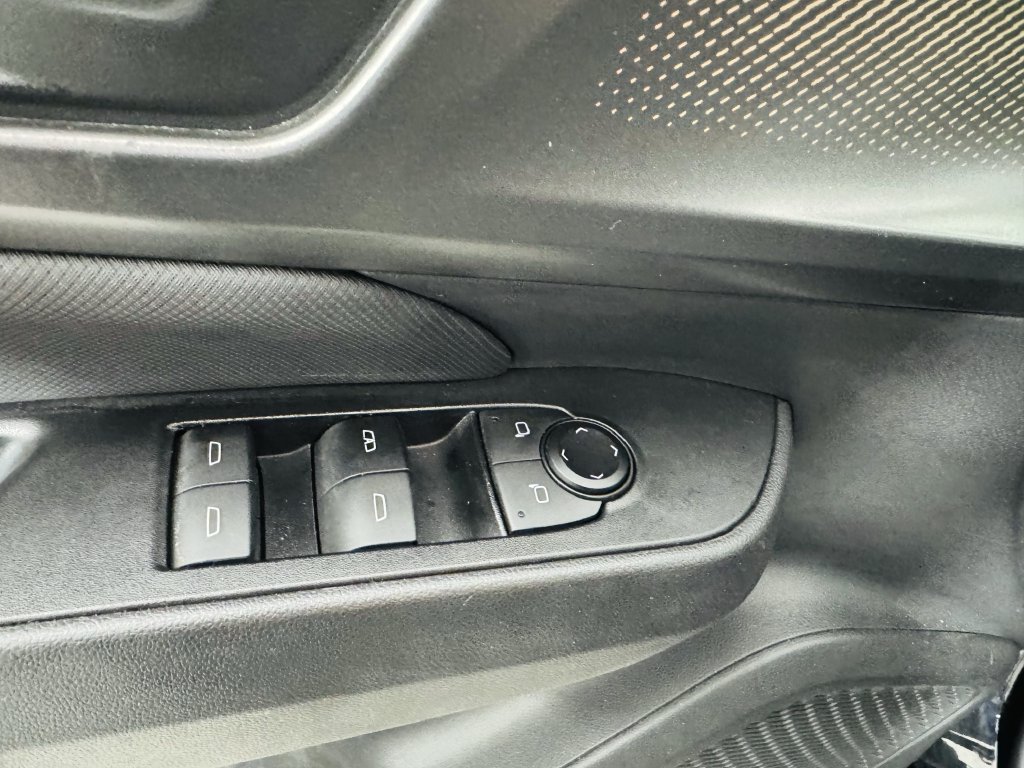 Used 2024 Chevrolet Equinox EV RS FWD image 8