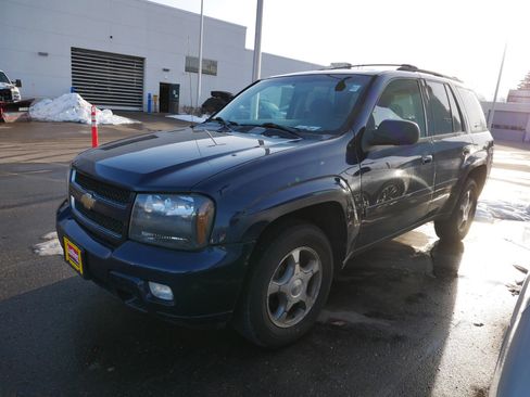 Used 2009 Chevrolet TrailBlazer LT w/ Skid Plate Package image 3