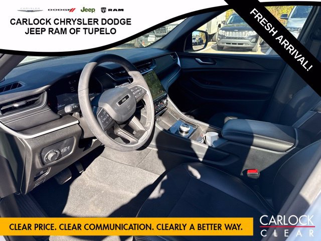 Used 2023 Jeep Grand Cherokee Altitude AWD/4WD image 12