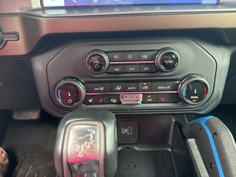 Used 2022 Ford Bronco Outer Banks image 22