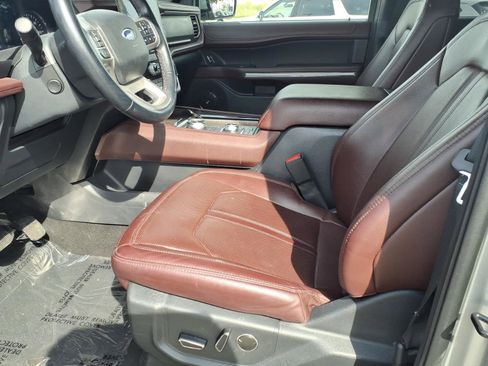 Used 2024 Ford Expedition Limited AWD/4WD image 14