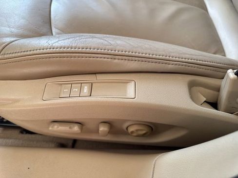 Used 2010 Buick LaCrosse CXL FWD image 13