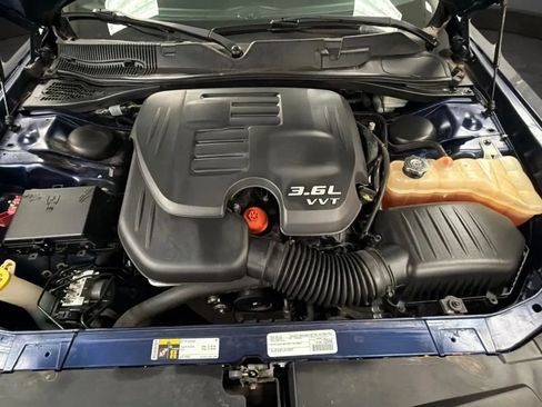 Used 2015 Dodge Challenger SXT RWD image 22