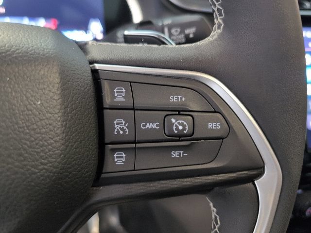 Used 2023 Jeep Grand Cherokee Altitude AWD/4WD image 20