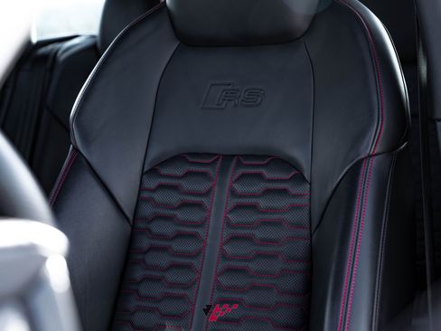 Used 2021 Audi RS 6 4.0 TFSI quattro image 40