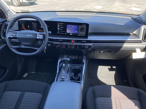 New 2026 Kia Sorento LX FWD image 24