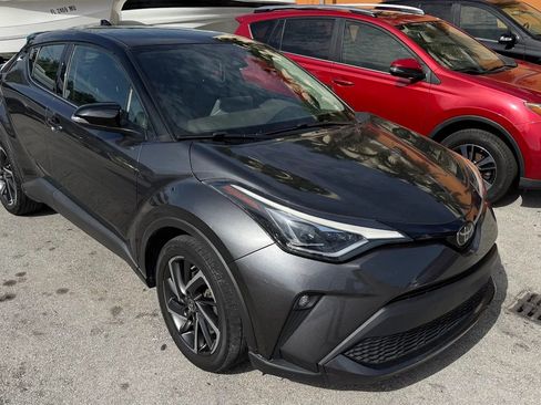 Used 2022 Toyota C-HR Limited image 1