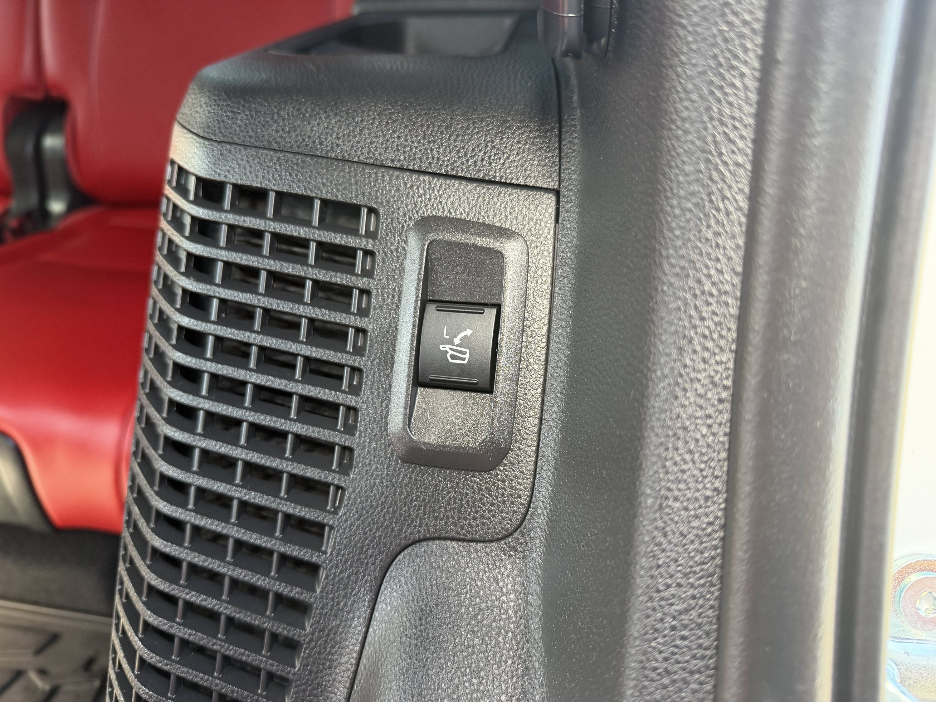 Used 2025 Toyota Sequoia TRD Pro AWD/4WD image 26
