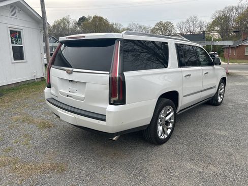 Used 2017 Cadillac Escalade ESV Premium Luxury image 5