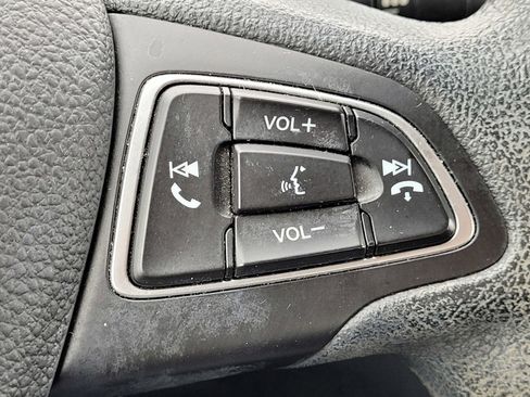 Used 2018 Ford Focus SE image 31