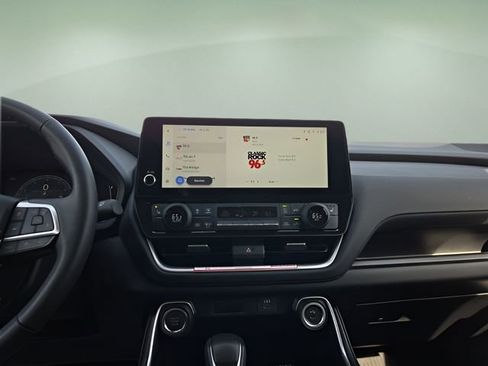 Used 2026 Toyota Grand Highlander XLE image 11