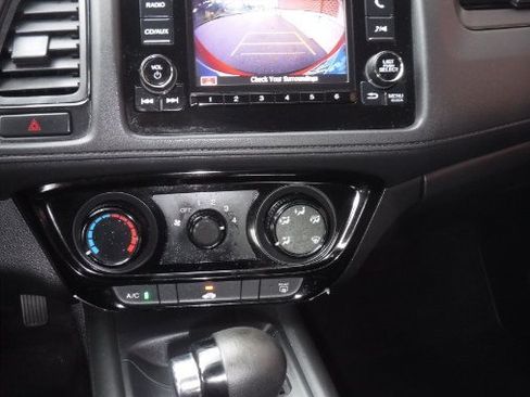 Used 2018 Honda HR-V LX image 16