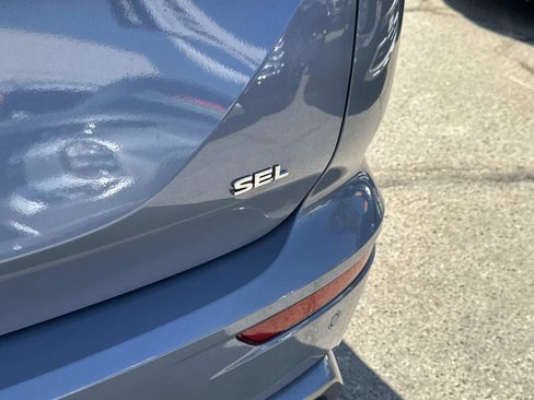 New 2025 Mitsubishi Outlander SEL image 6