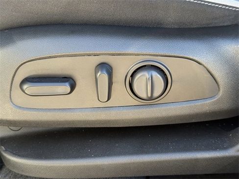 Certified 2021 Chevrolet Equinox LS w/ LS Convenience Package image 26