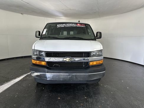 Used 2022 Chevrolet Express 2500 w/ Driver Convenience Package image 4