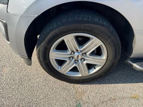Used 2020 Ford Expedition XLT w/ Equipment Group 202A RWD image 8