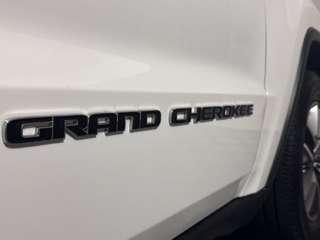 Used 2021 Jeep Grand Cherokee Limited w/ Premium Lighting Group AWD/4WD image 19