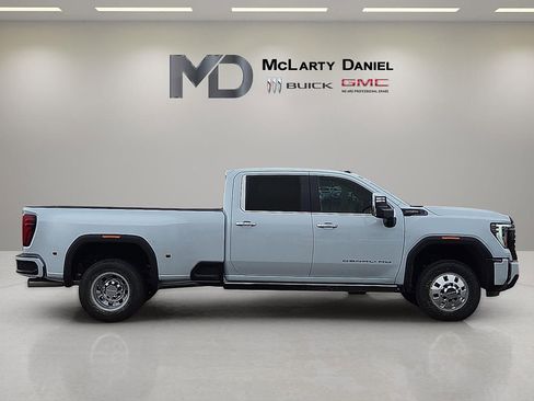 New 2026 GMC Sierra 3500 Denali Ultimate image 6