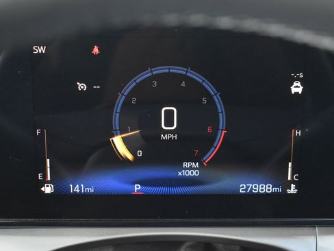Used 2025 Chevrolet Trax LT w/ LT Convenience Package FWD image 31