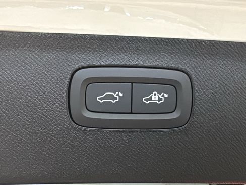 New 2026 Volvo XC90 T8 Core w/ Protection Package AWD/4WD image 31
