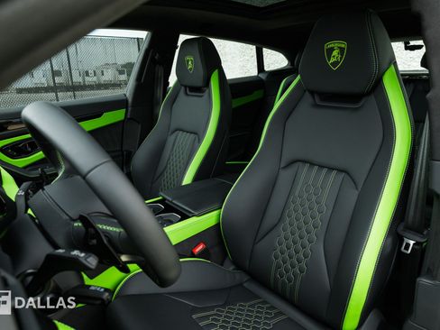 Used 2025 Lamborghini Urus Performante AWD/4WD image 23