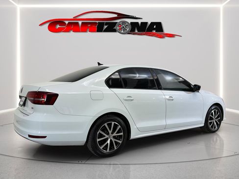 Used 2016 Volkswagen Jetta SE FWD image 5