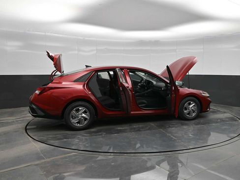 New 2026 Hyundai Elantra SE image 39
