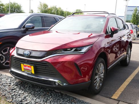 Used 2023 Toyota Venza Limited AWD/4WD image 3