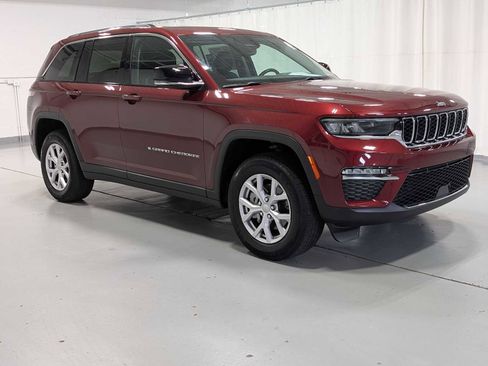 Used 2022 Jeep Grand Cherokee Limited image 6