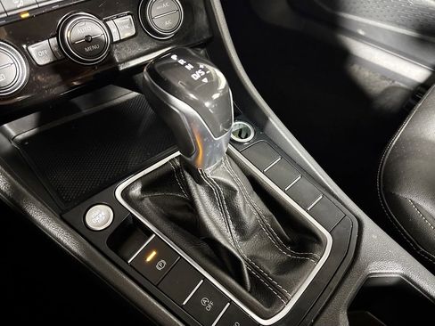 Used 2024 Volkswagen Jetta SE image 17