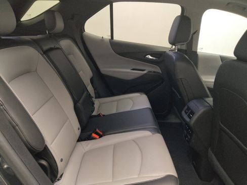 Used 2018 Chevrolet Equinox Premier FWD image 19