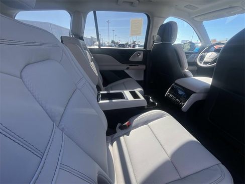 New 2026 Lincoln Aviator Reserve w/ Luxury Package image 16