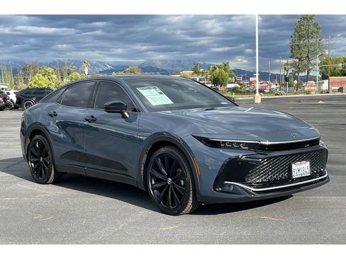 Used 2026 Toyota Crown Nightshade image 9