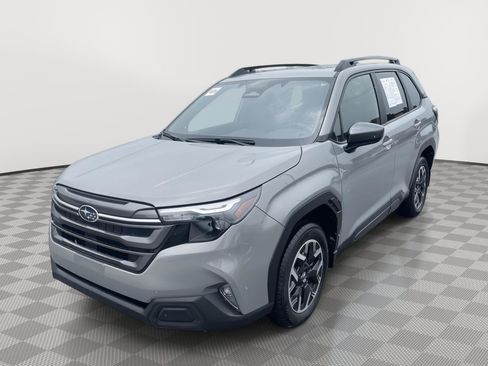 Used 2025 Subaru Forester Premium w/ Convenience Package #1 AWD/4WD image 12