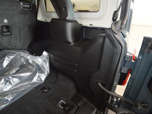 Used 2025 Jeep Wrangler Unlimited Sahara image 24