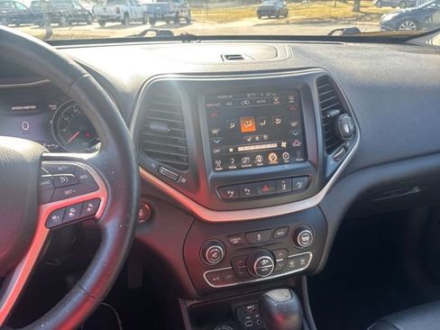 Used 2014 Jeep Cherokee Limited w/ Technology Group image 19