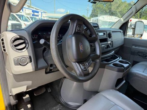 Used 2022 Ford E-350 and Econoline 350 Super Duty RWD image 6