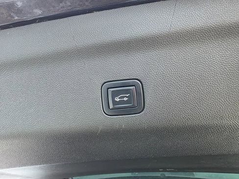 Used 2022 Chevrolet Tahoe High Country image 20