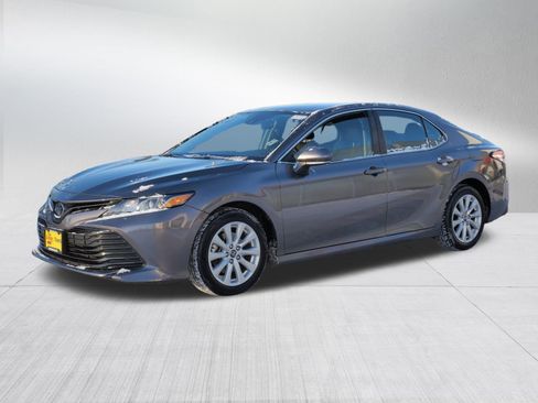 Certified 2020 Toyota Camry LE image 3