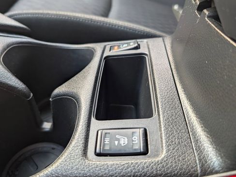 Used 2019 Nissan Rogue SV image 31