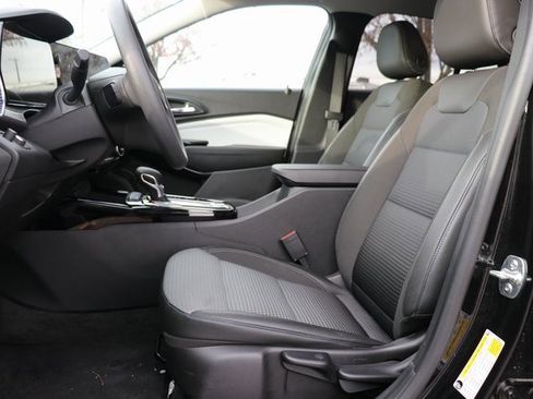 Used 2025 Chevrolet Trax LT image 14