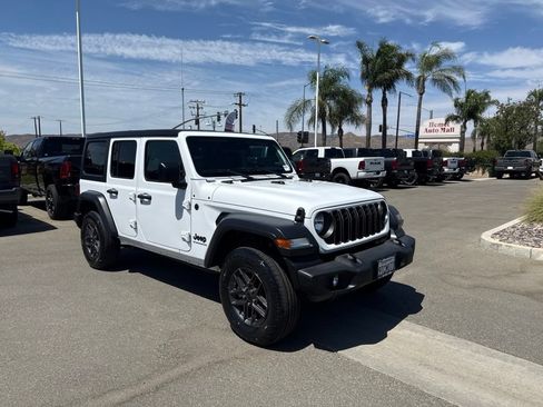 Used 2024 Jeep Wrangler Unlimited Sport AWD/4WD image 2