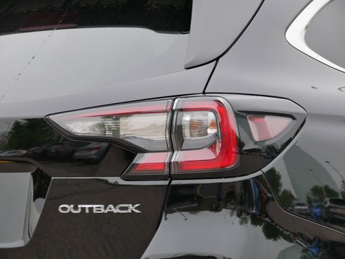 Used 2023 Subaru Outback Limited AWD/4WD image 17