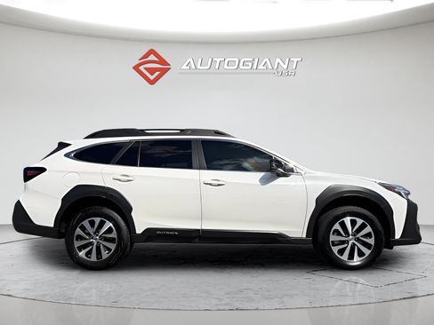 Used 2024 Subaru Outback Premium AWD/4WD image 9
