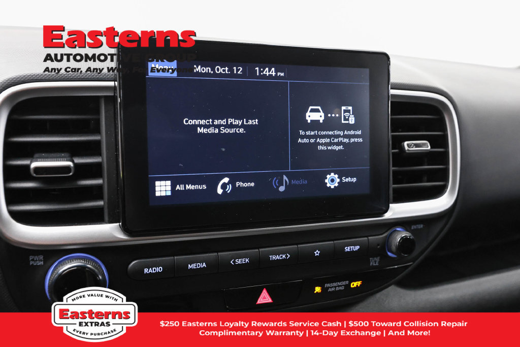 Used 2022 Hyundai Venue SE FWD image 19